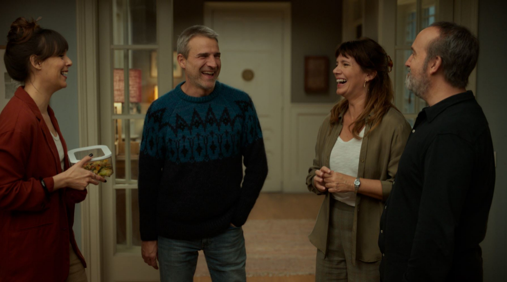 The two couples at dinner